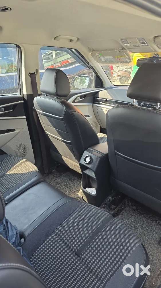 Kia Carens 2024 Petrol Well Maintained