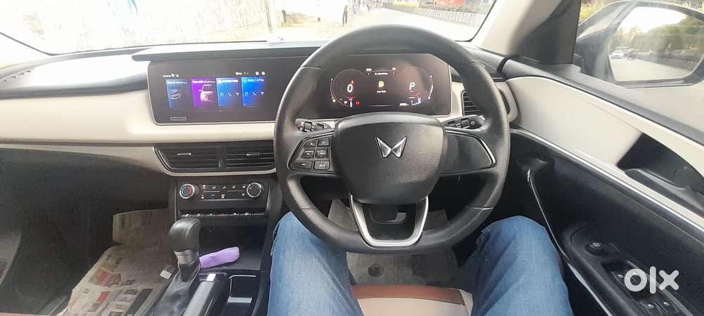 Mahindra Xuv700 2.0 Ax 5 Petrol At Str, 2022, Petrol