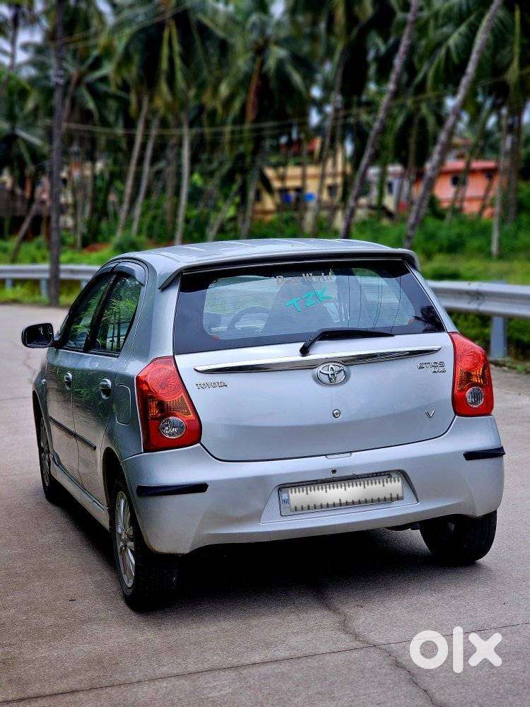 Toyota Etios Liva 1.2 High, 2012, Petrol