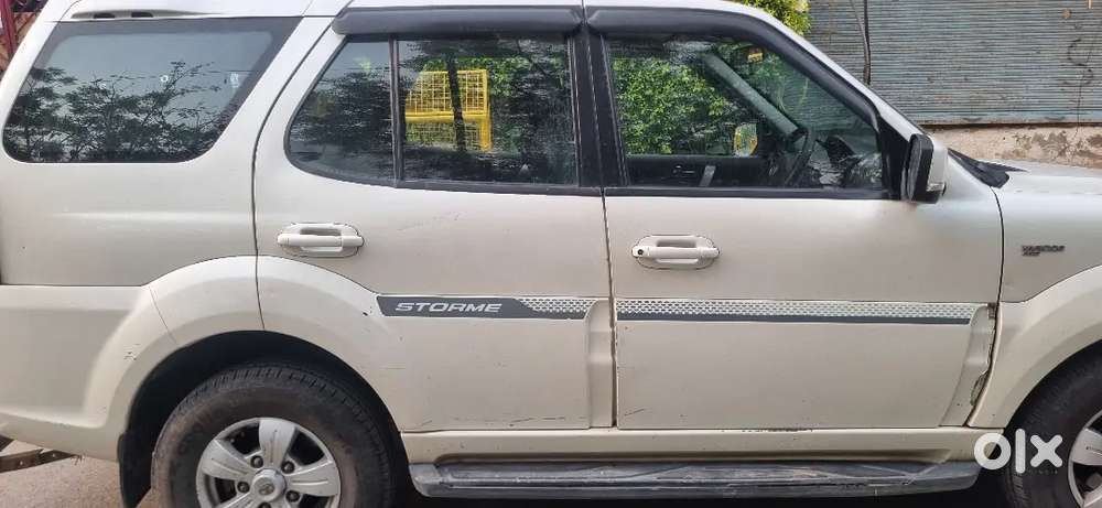 Tata Safari Storme 2018 Diesel 70853 Km Driven With Service Record