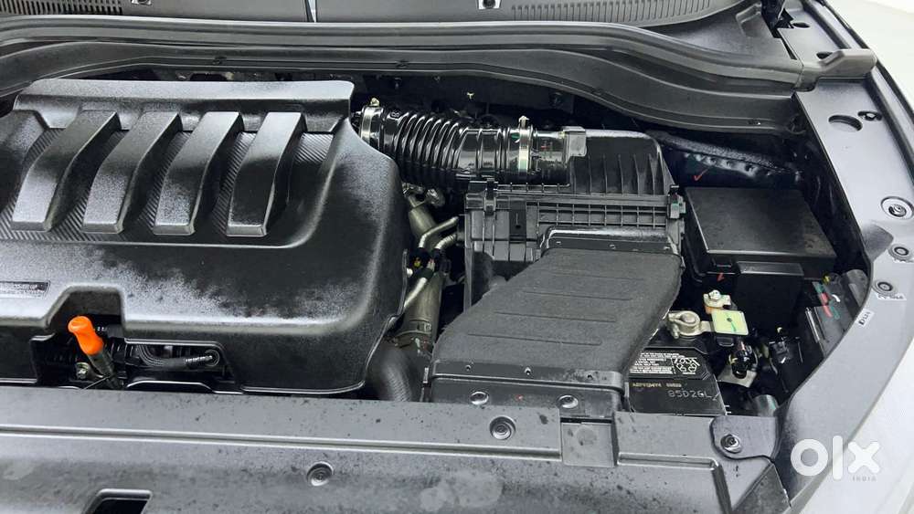 Mahindra Xuv700 2.0 Ax 7 Petrol At Str, 2024, Petrol