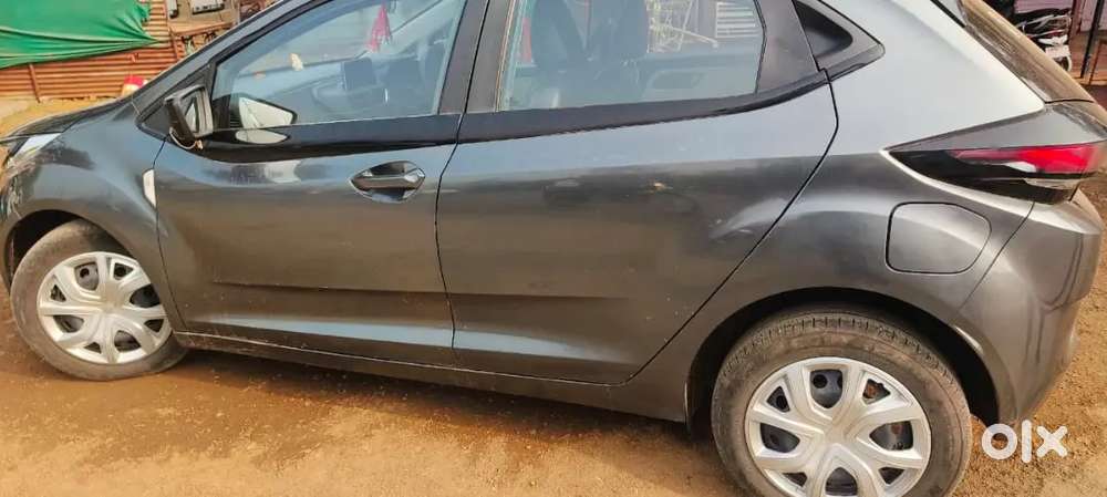 Tata Altroz Xm Petrol 2024