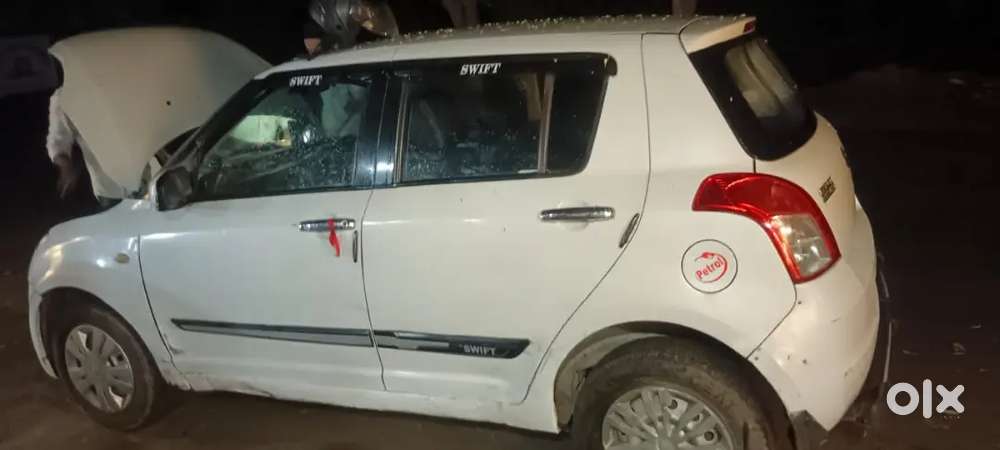 Maruti Suzuki Swift 2008-9 Cng & Petrolon Paper138000 Km Driven