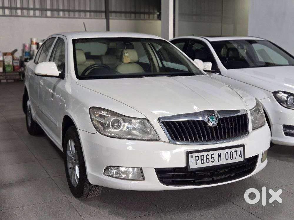 Skoda Laura Ambition 2.0 Tdi Cr Mt, 2011, Diesel