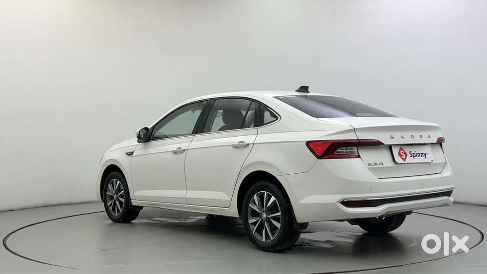 Skoda Slavia Style 1.0l Tsi At, 2022, Petrol