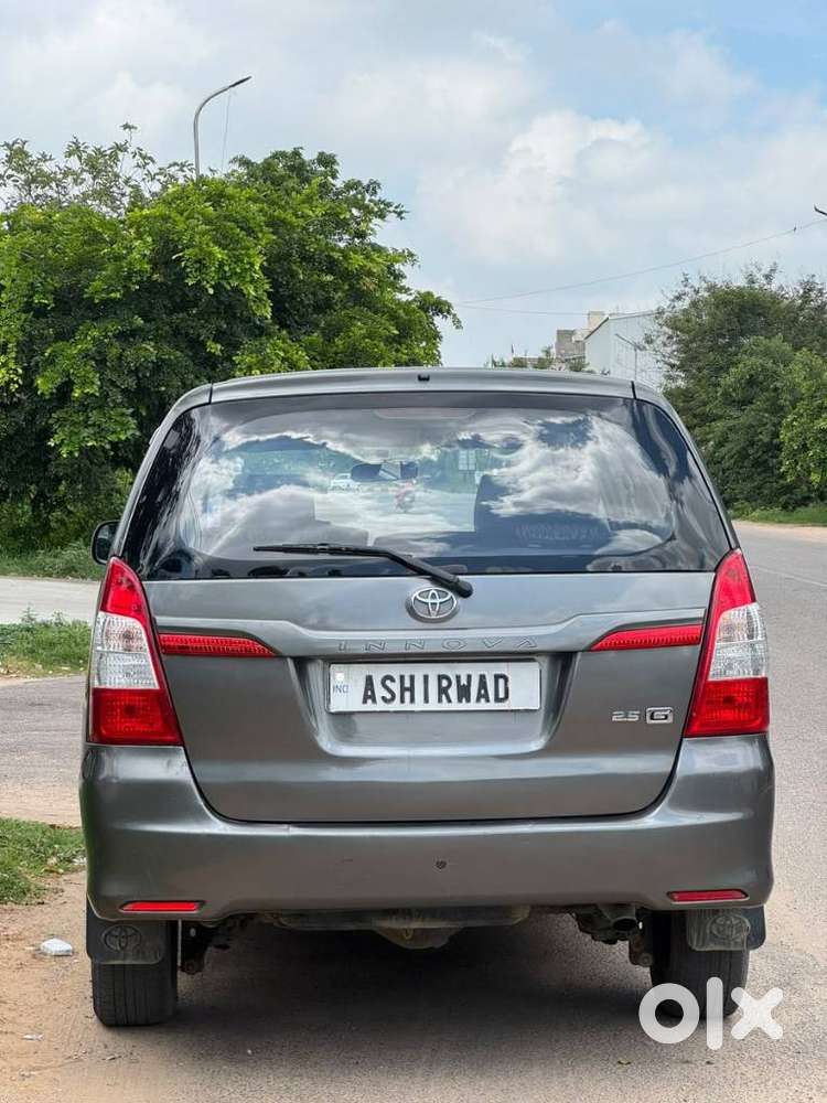 Toyota Innova 2.5 G (diesel) 8 Seater, 2014, Diesel
