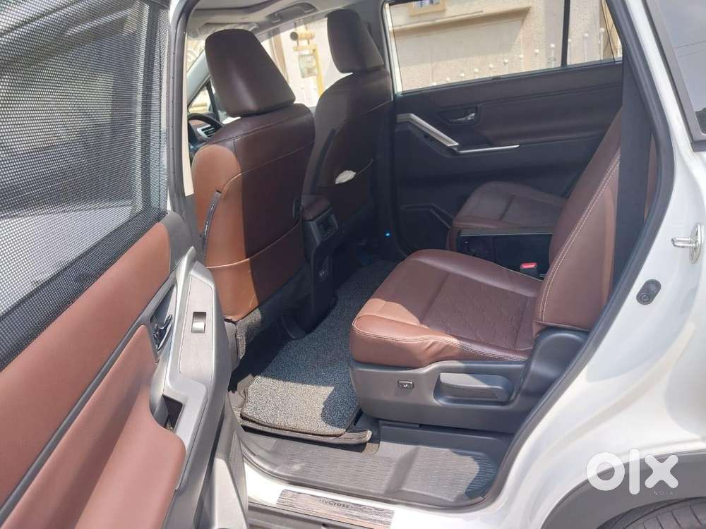 Toyota Innova Hycross 2.0 Zx (o) Hybrid 7 Str, 2024, Petrol