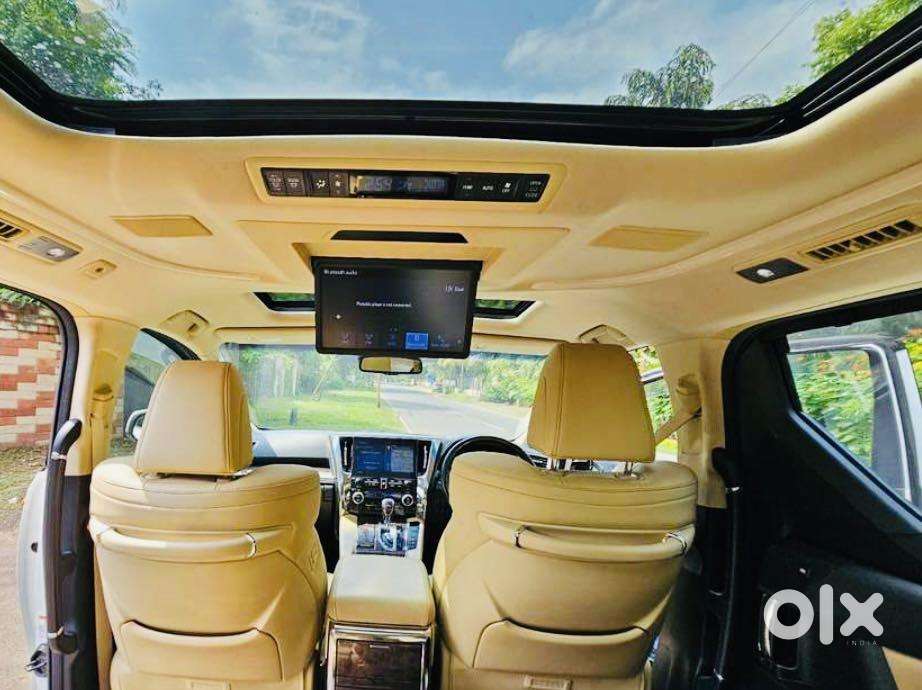 Toyota Vellfire 2.5 Executive Lounge, 2021, Electric