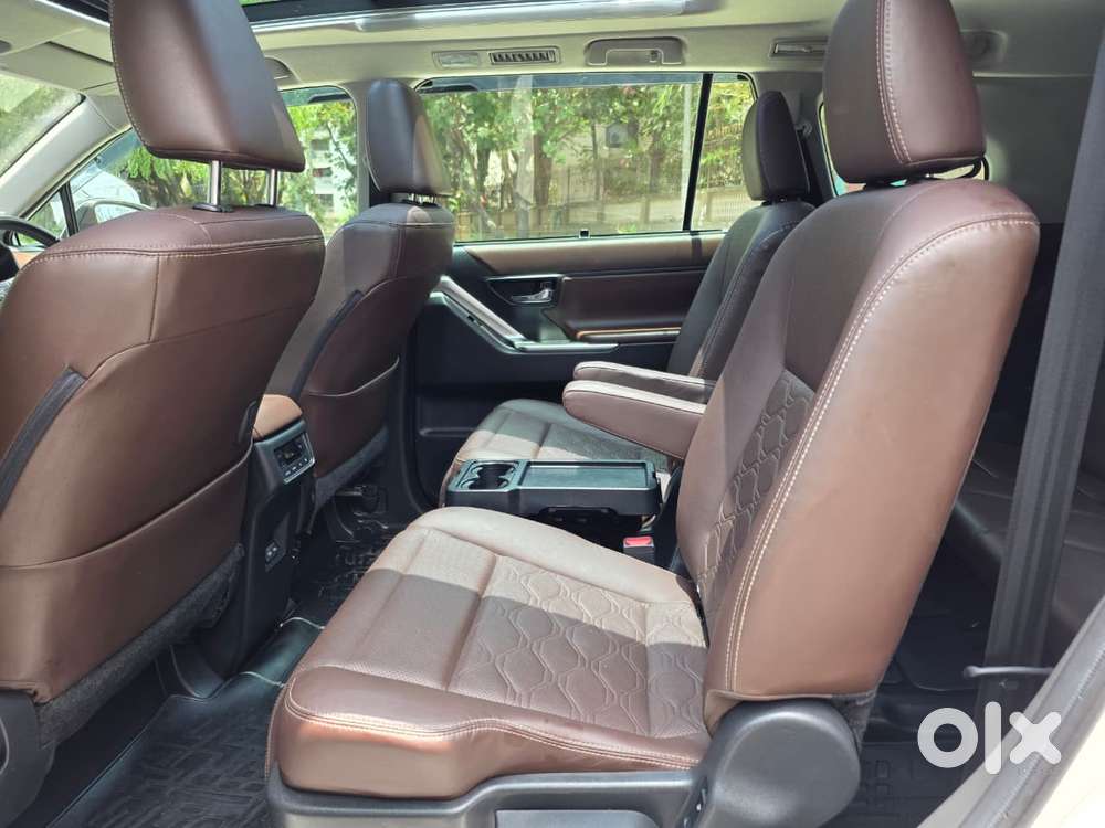 Toyota Innova Hycross 2.0 Zx (o) Hybrid 7 Str, 2023, Petrol