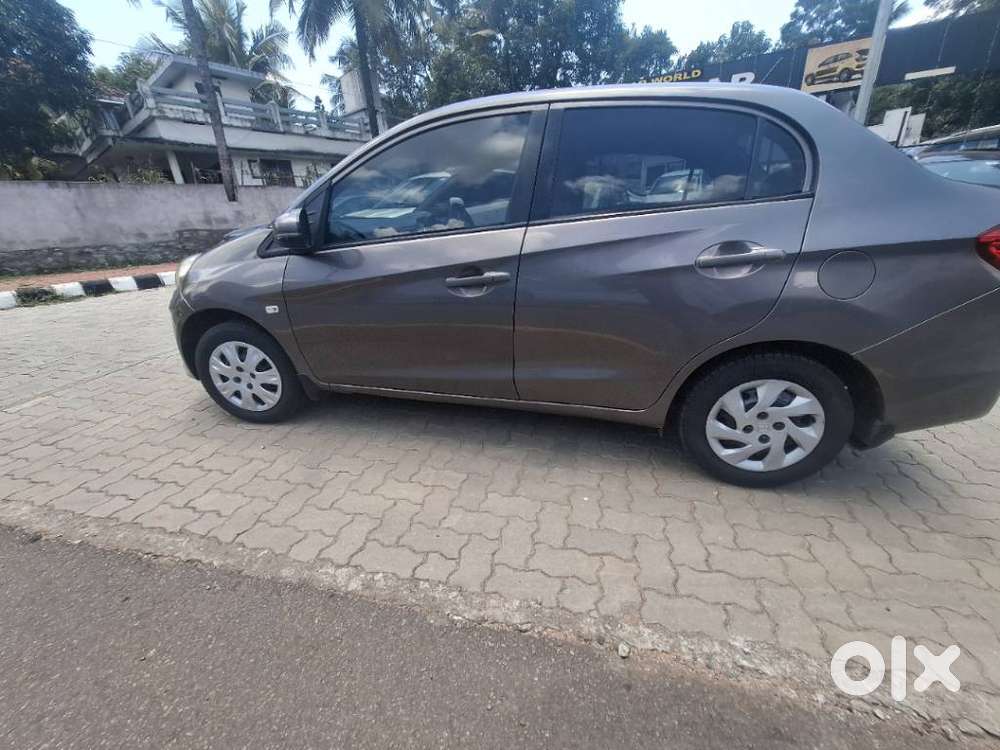 Honda Amaze, 2015