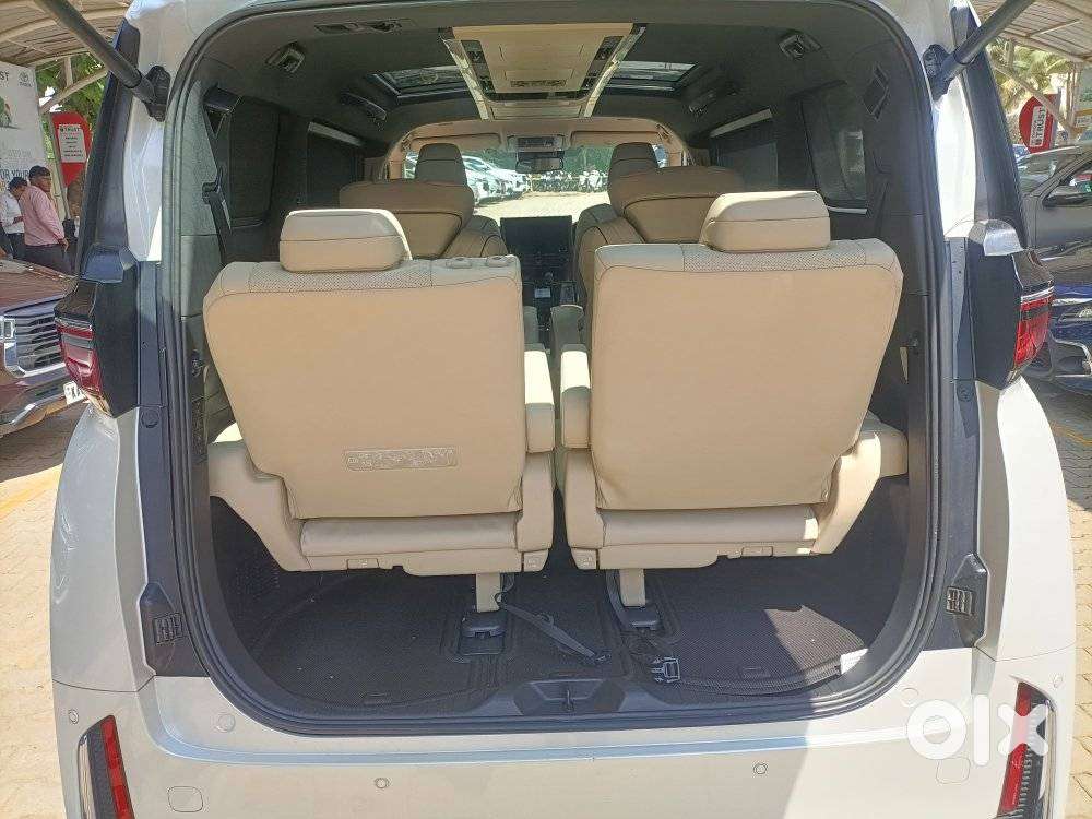 Toyota Vellfire Vip – Executive Lounge, 2024, Petrol