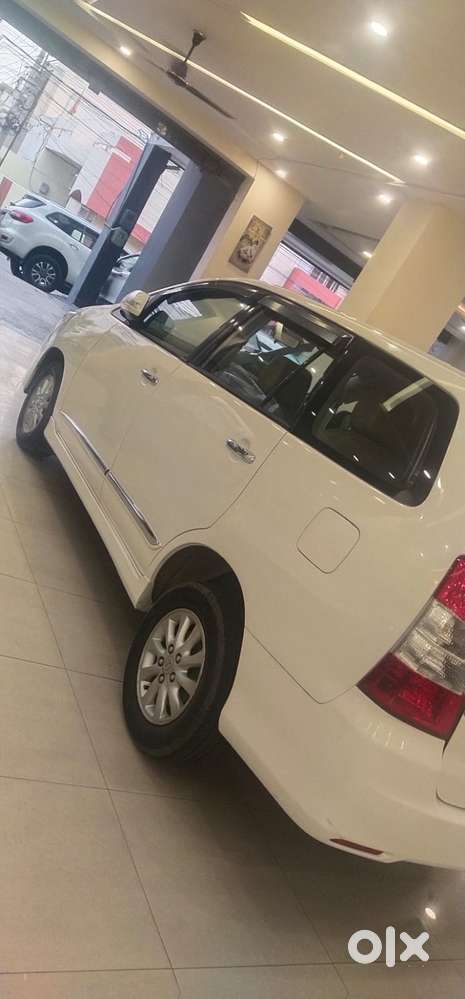 Toyota Innova 2.5 Zx Diesel 7 Seater Bsiii, 2014, Diesel