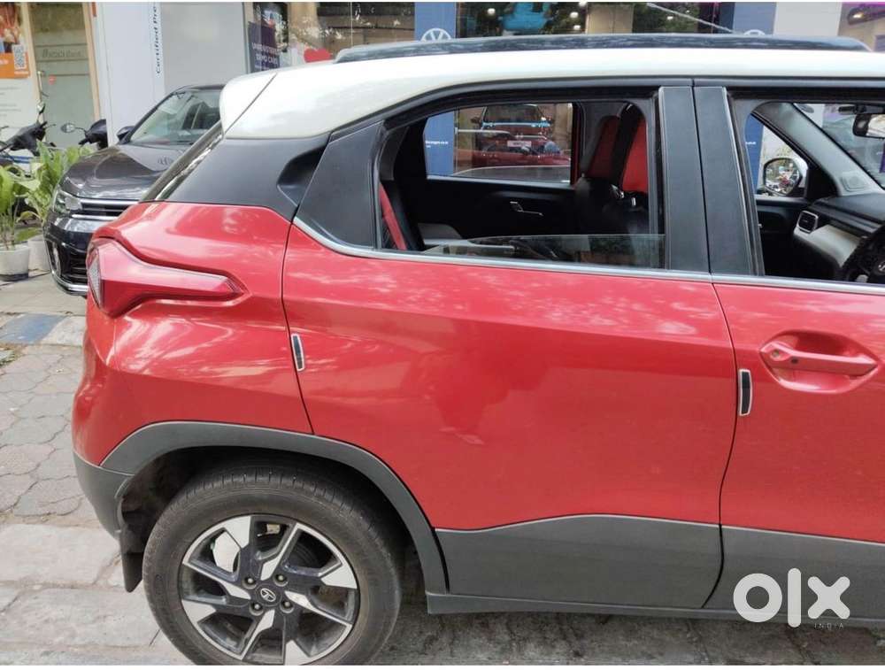 Tata Punch 1.2 Revotron Creative Amt Dual Tone, 2022, Petrol