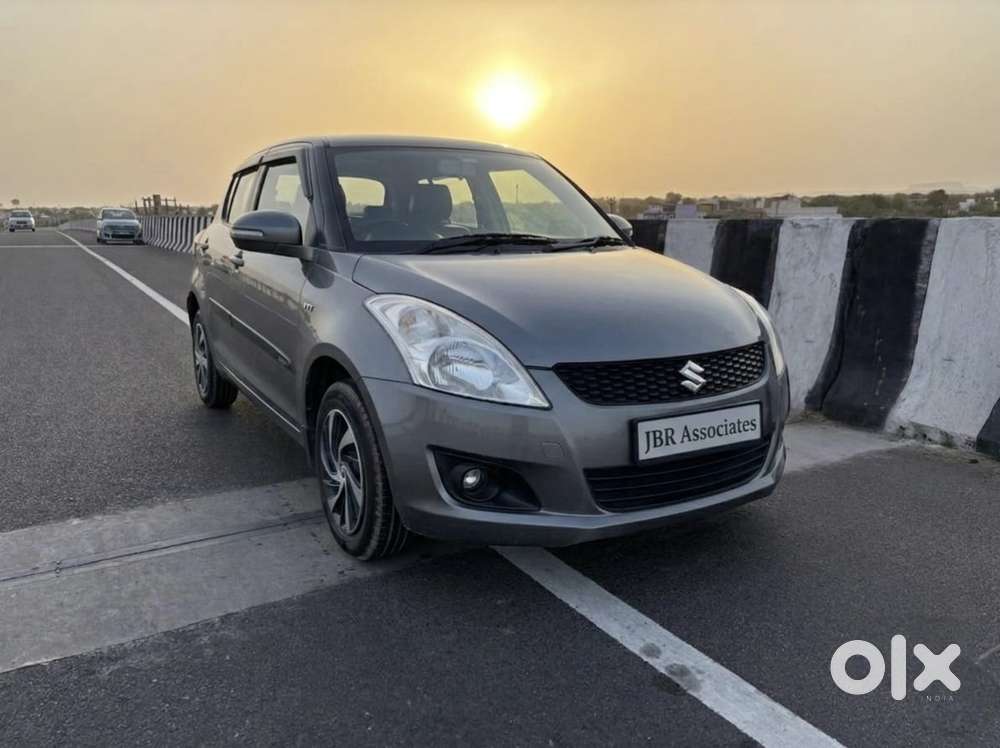 Maruti Suzuki Swift Dzire 1.2 Vxi Bsiv, 2013, Petrol