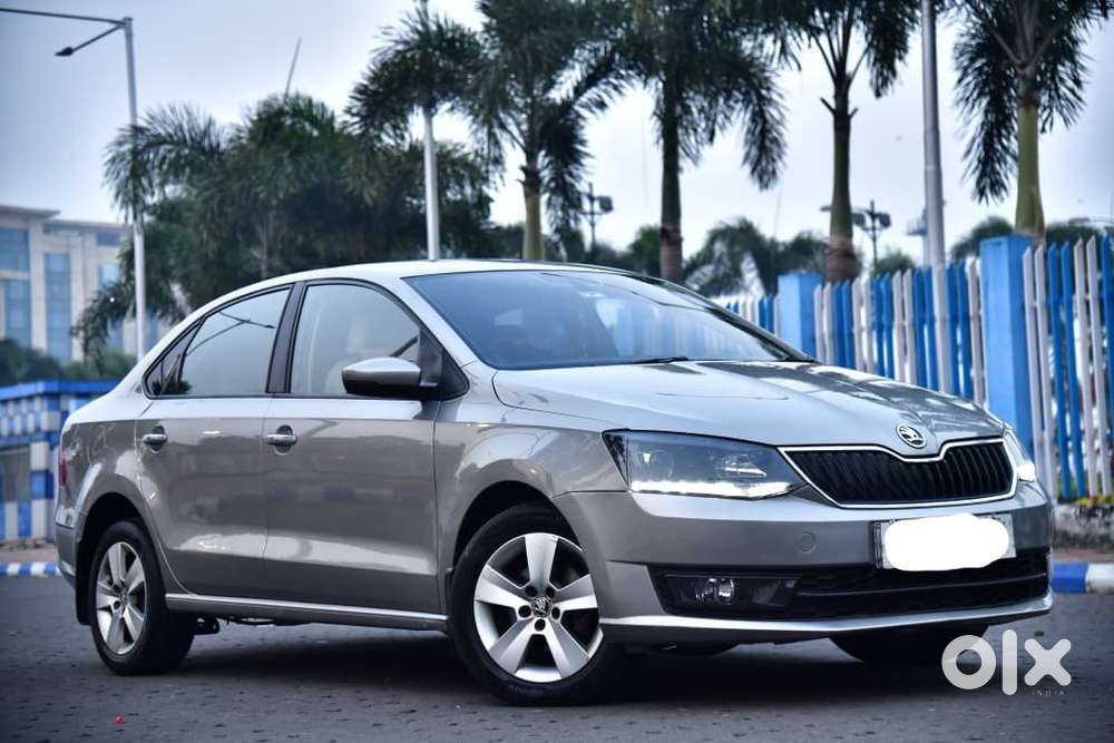 Skoda Rapid [ ] 1.6 Style Plus Mpi At, 2017, Petrol