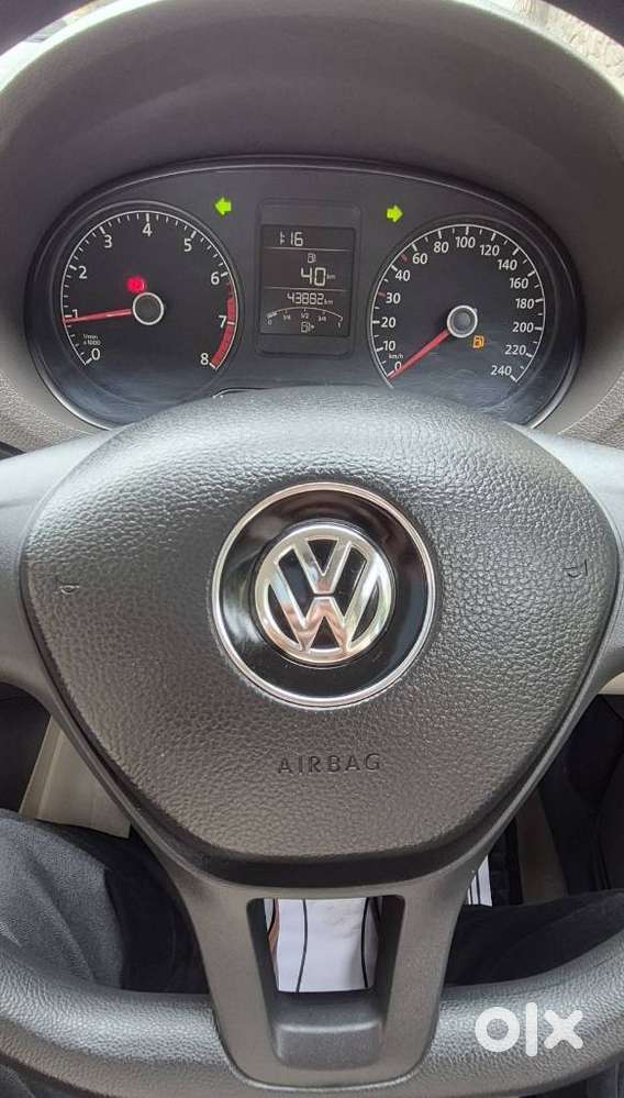 Volkswagen Vento 1.6 Comfortline, 2015, Petrol