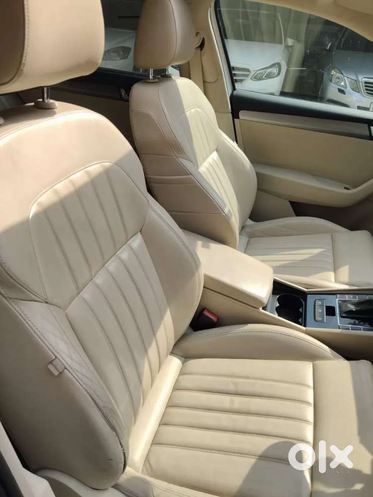 Skoda Superb [2014-2016] 1.8 Style Tsi At, 2017, Petrol