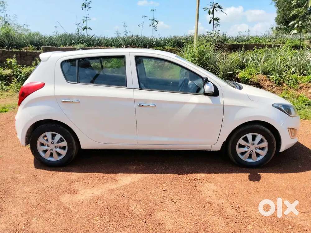 2013 Hyundai I20 Asta Petrol, Top End Varient,new Shape