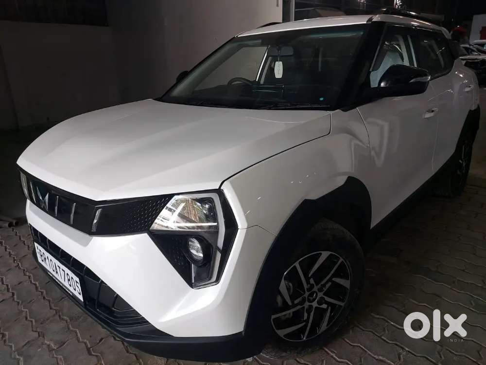 Mahindra Xuv 3xo 2025 Petrol 2500 Km Driven
