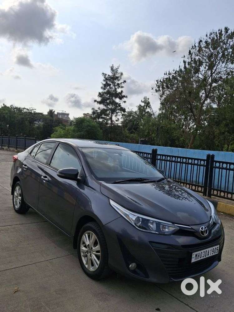 Toyota Yaris V Cvt, 2018, Petrol