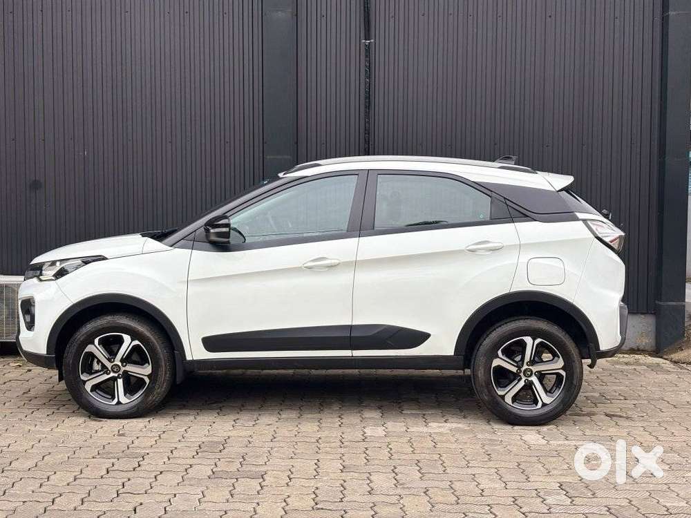 Tata Nexon 1.2 Revotron Xza Plus, 2022, Petrol