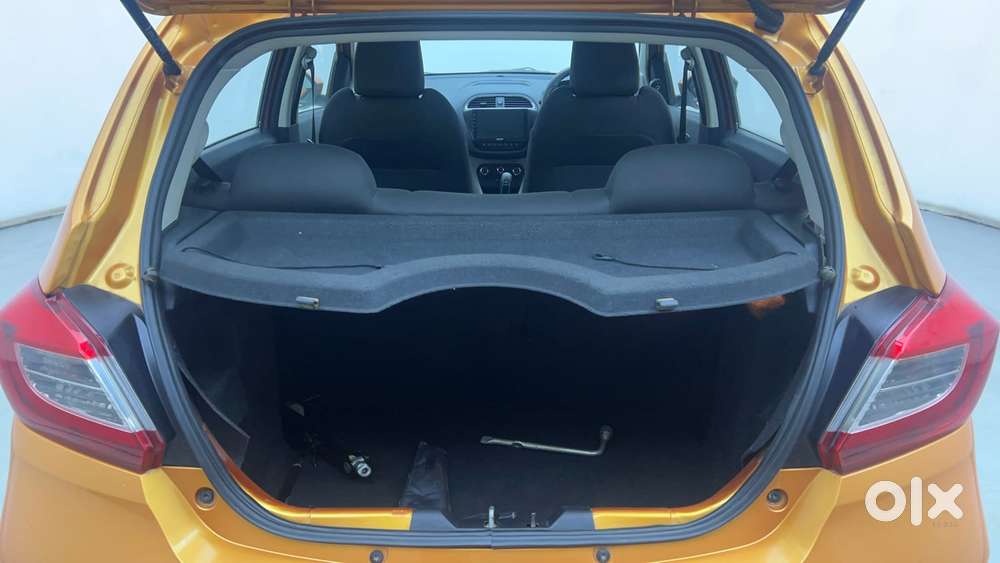 Tata Tiago Xza, 2017, Petrol