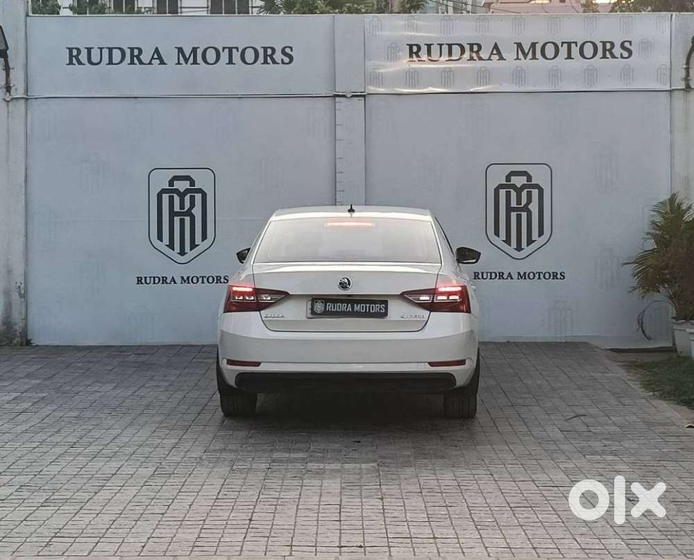 Skoda Superb Style 1.8, 2018, Petrol