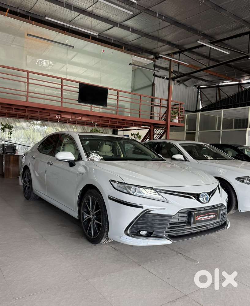 Toyota Camry Hybrid, 2024, Cng & Hybrids