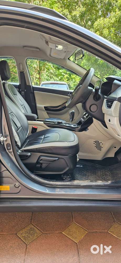 Tata Nexon 1.2 Revotron Xza Plus, 2022, Petrol