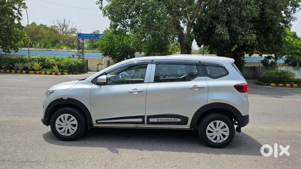 Renault Triber 1.0 Rxe, 2023, Petrol