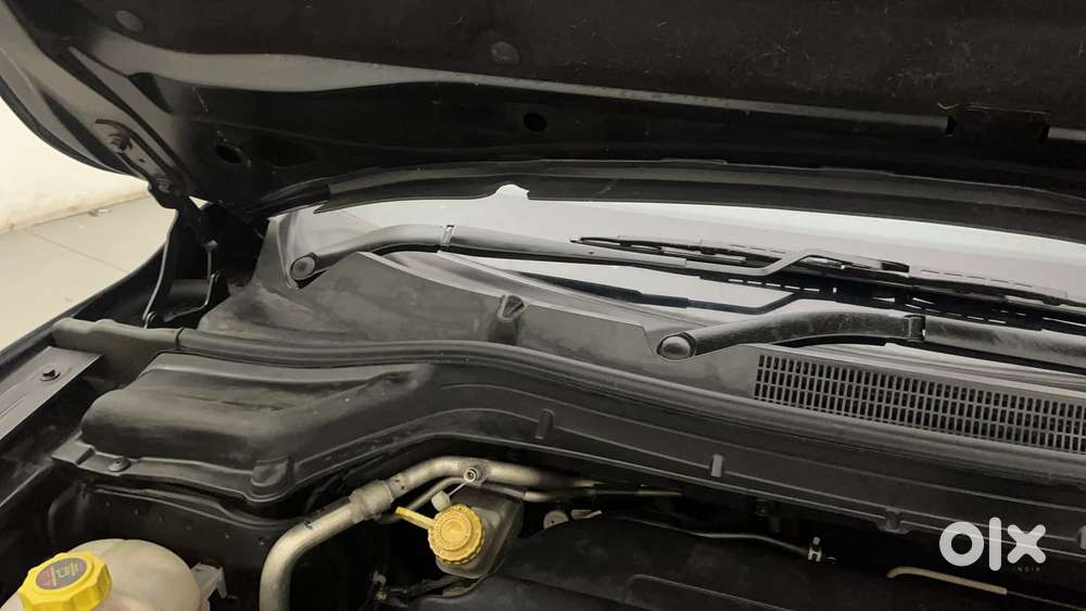 Mahindra Xuv300 W8 Option, 2022, Petrol