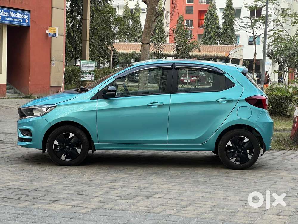 Tata Tiago 1.2 Revotron Xta, 2025, Petrol