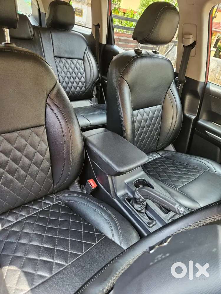 2022 Mahindra Xuv700 5seater