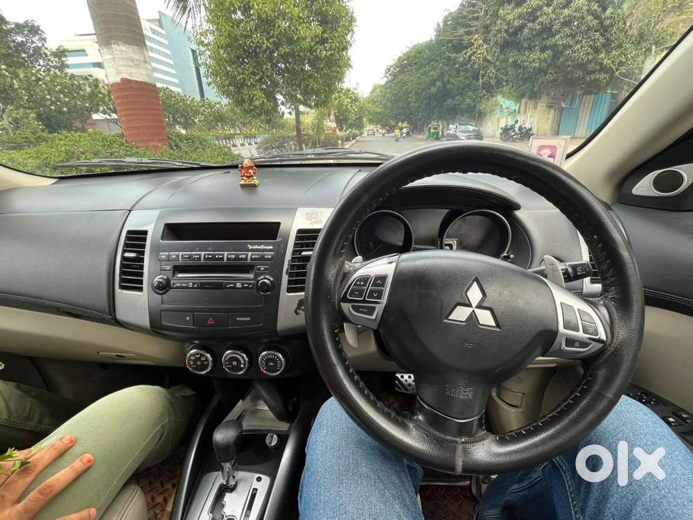 Outlander 4x4 Petrol 2.4l Cvt Luxury Vehicle