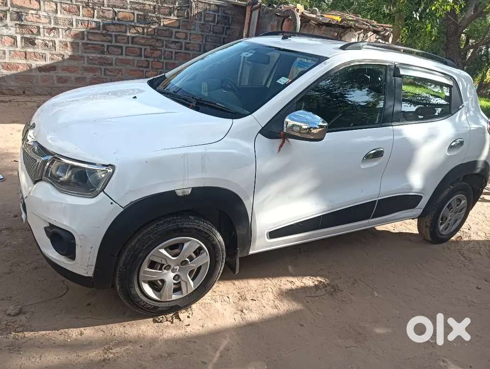 Kwid 2017 Modal Neet And Clean White Coluor