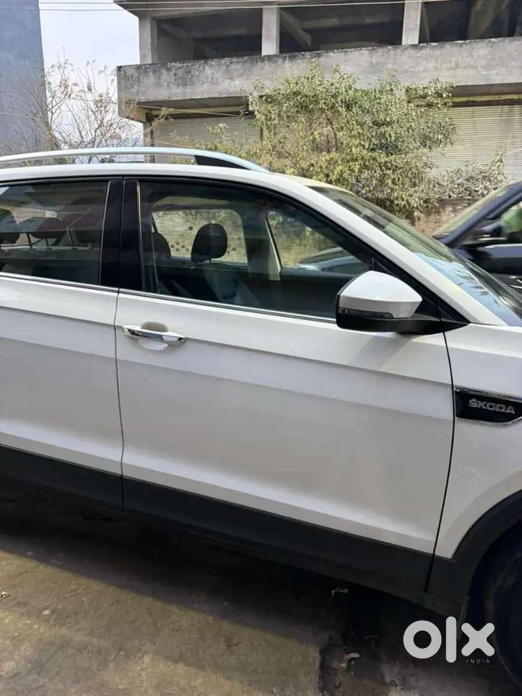 White Skoda Kushaq 1.5 Tsi Dsg