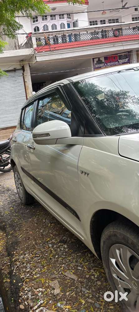 Maruti Suzuki Swift Petrol 2013