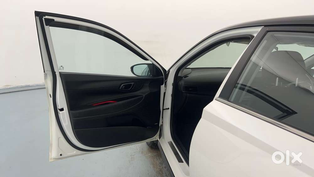 Hyundai I20 Asta (o) 1.2 Ivt Dual Tone, 2022, Petrol