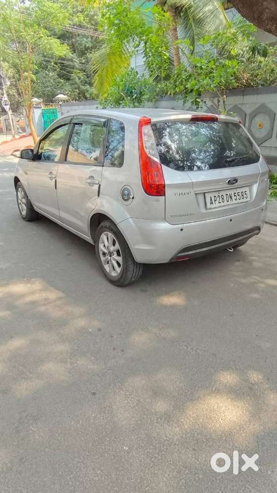 Ford Figo 2012-2015 Petrol Titanium, 2012, Petrol