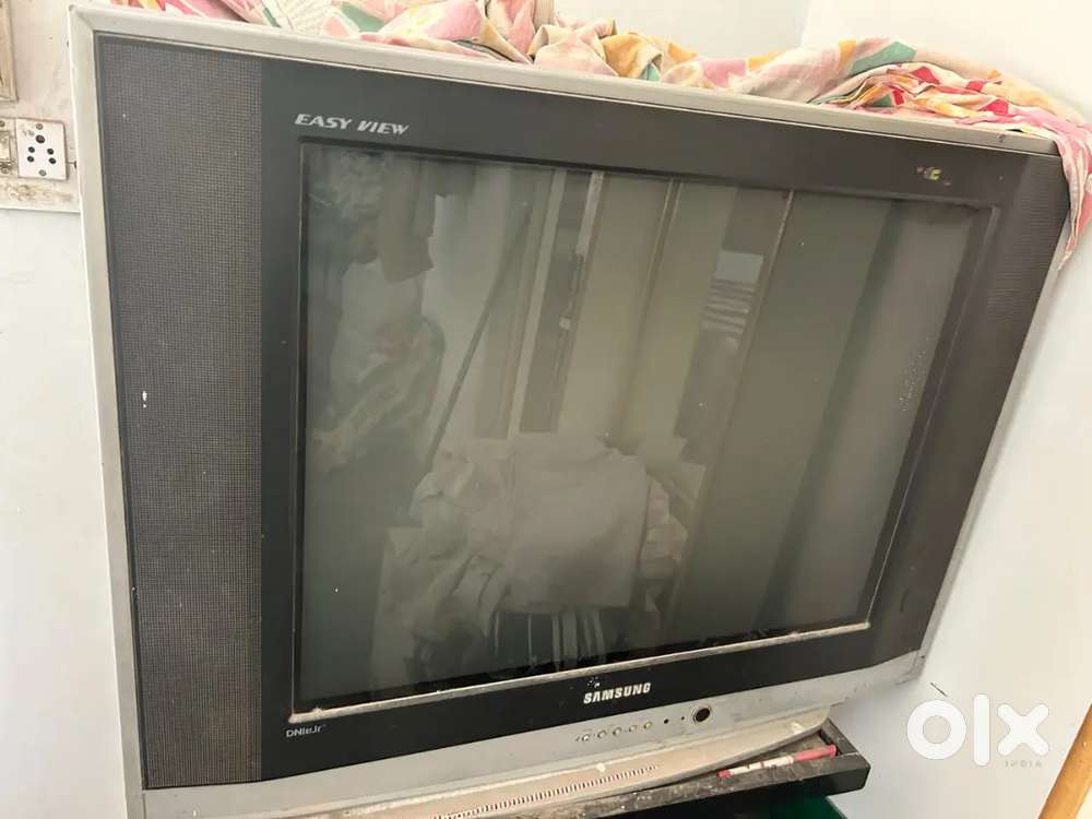 Working condition 32 inch Samsung tv flat screen..old type