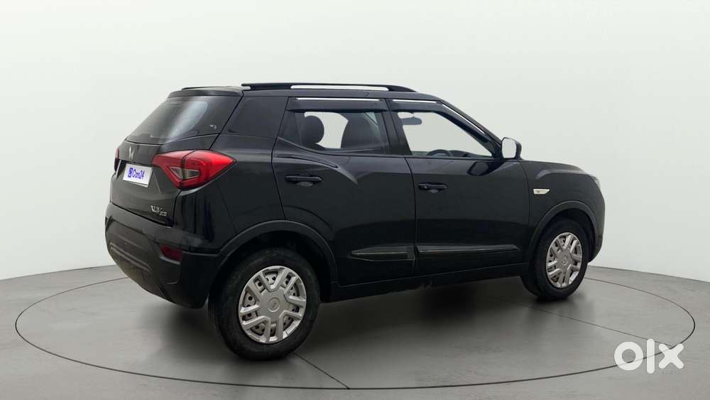 Mahindra Xuv300 W4, 2023, Petrol