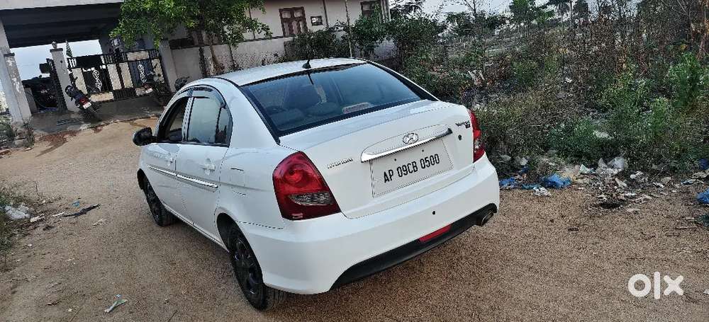 Hyundai Verna 2010 Petrol 83000 Km Driven