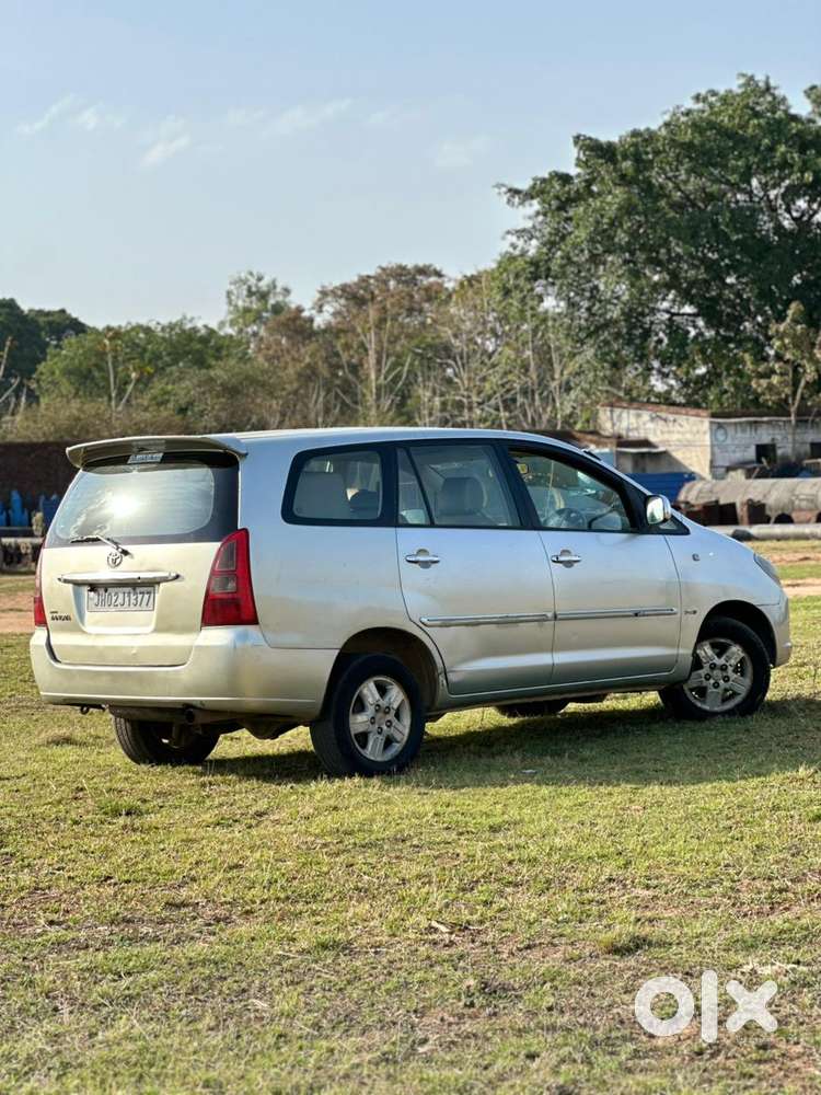 Toyota Innova 2004-2011 2.5 E Diesel Ms 8-seater, 2007, Diesel