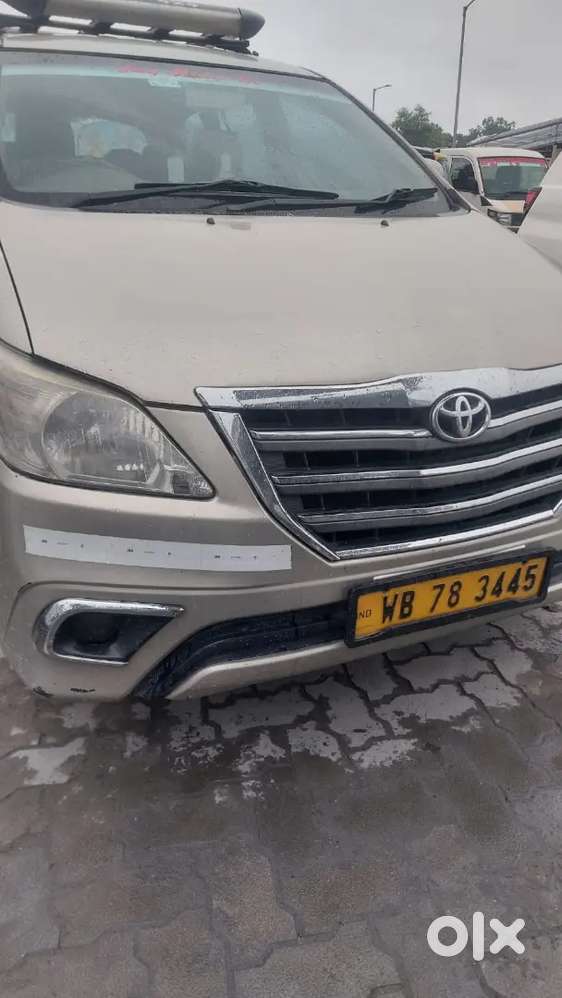 Toyota Innova 2014