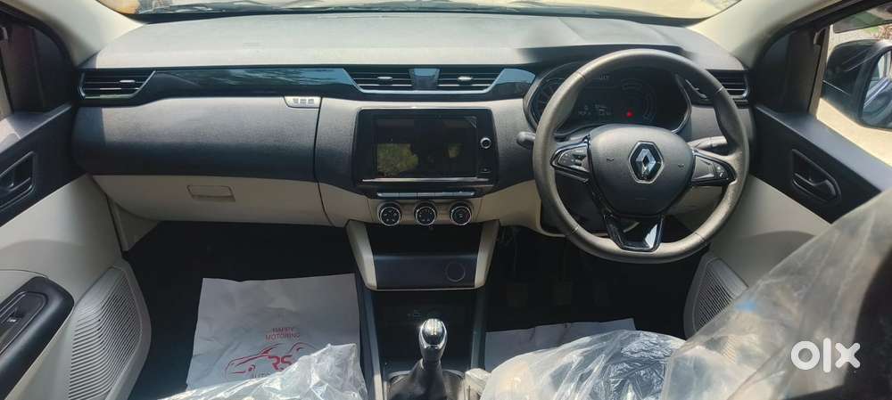 Renault Triber Rxt, 2025, Petrol