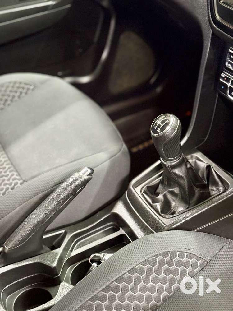 Maruti Suzuki Vitara Brezza 1.5 Zxi, 2022, Petrol