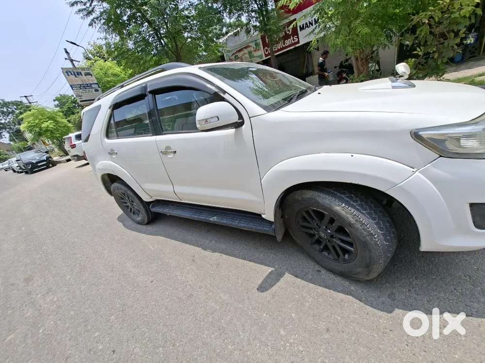 Toyota Fortuner Diesel 2012