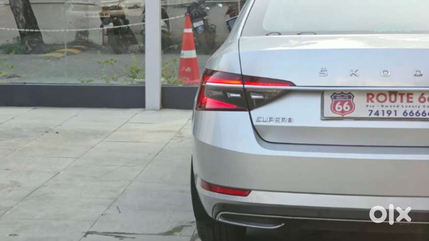 Skoda Superb 2.0 L&k Tsi At, 2022, Petrol