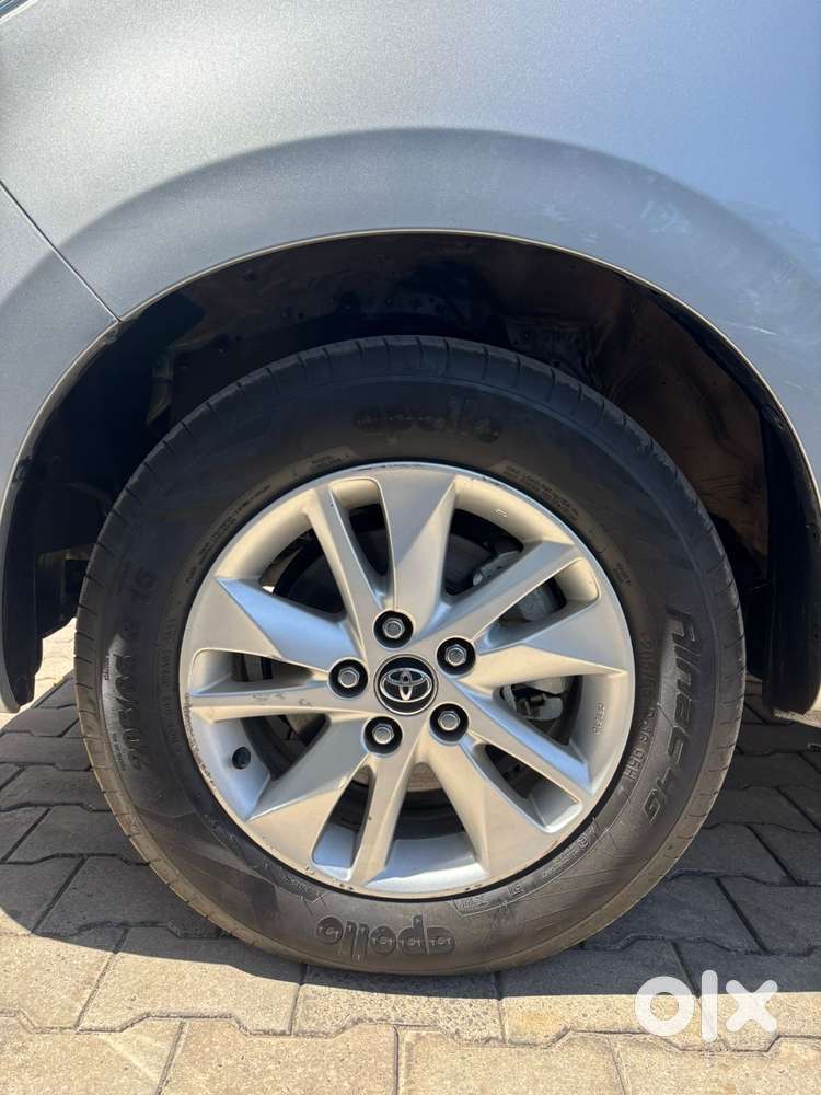 Toyota Innova Crysta [2020-ongoing] 2.4 Vx 8 Str, 2023, Diesel