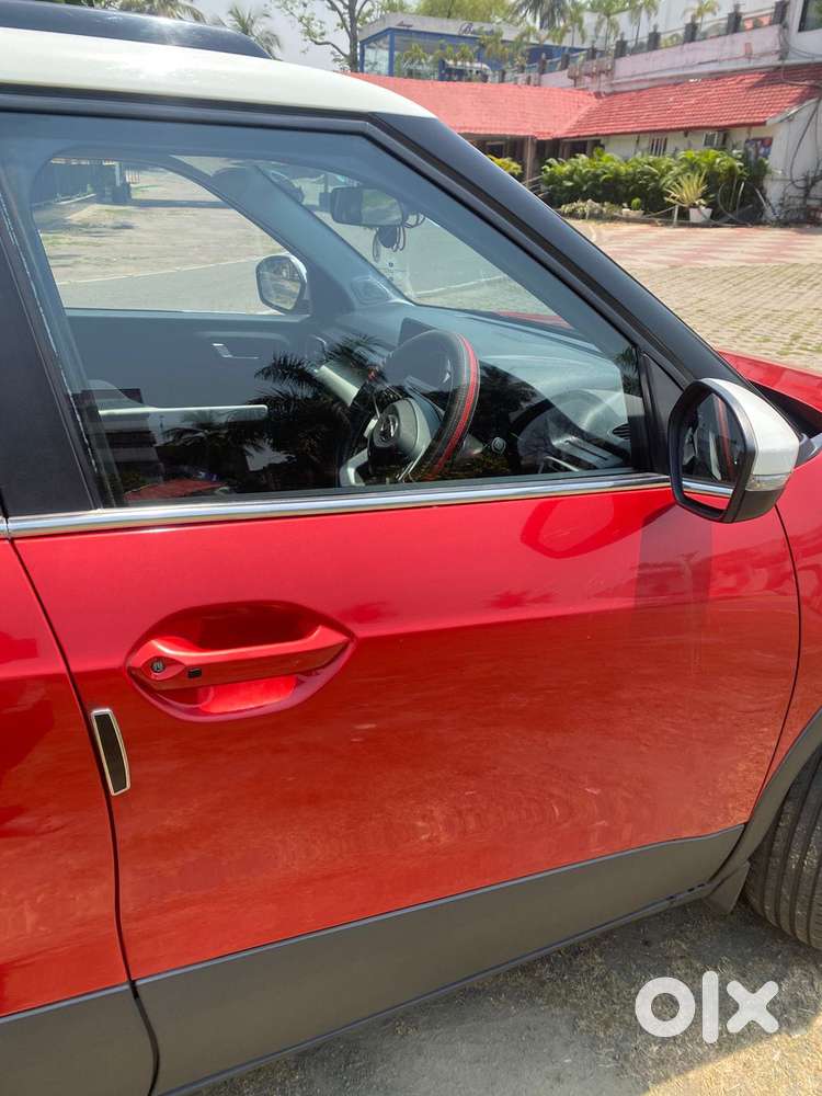 Tata Punch 1.2 Revotron Creative Amt Dual Tone, 2022, Petrol